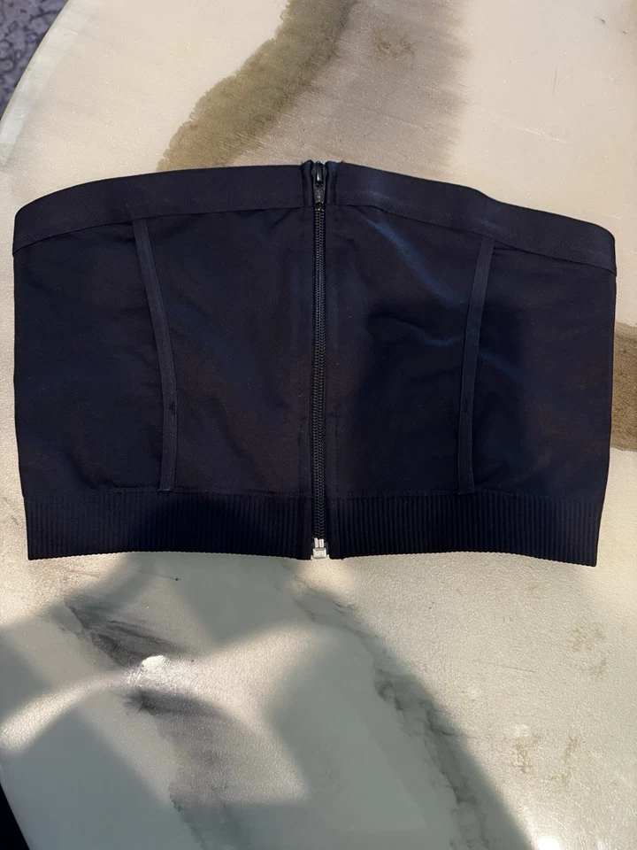 Sujetador de bombeo manos libres Medela Easy Expression soporte antideslizante para multitarea Foto 2 de 4