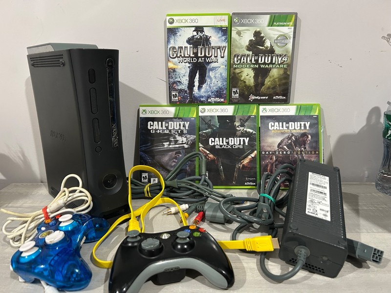 XBOX 360.  120GB HDD black