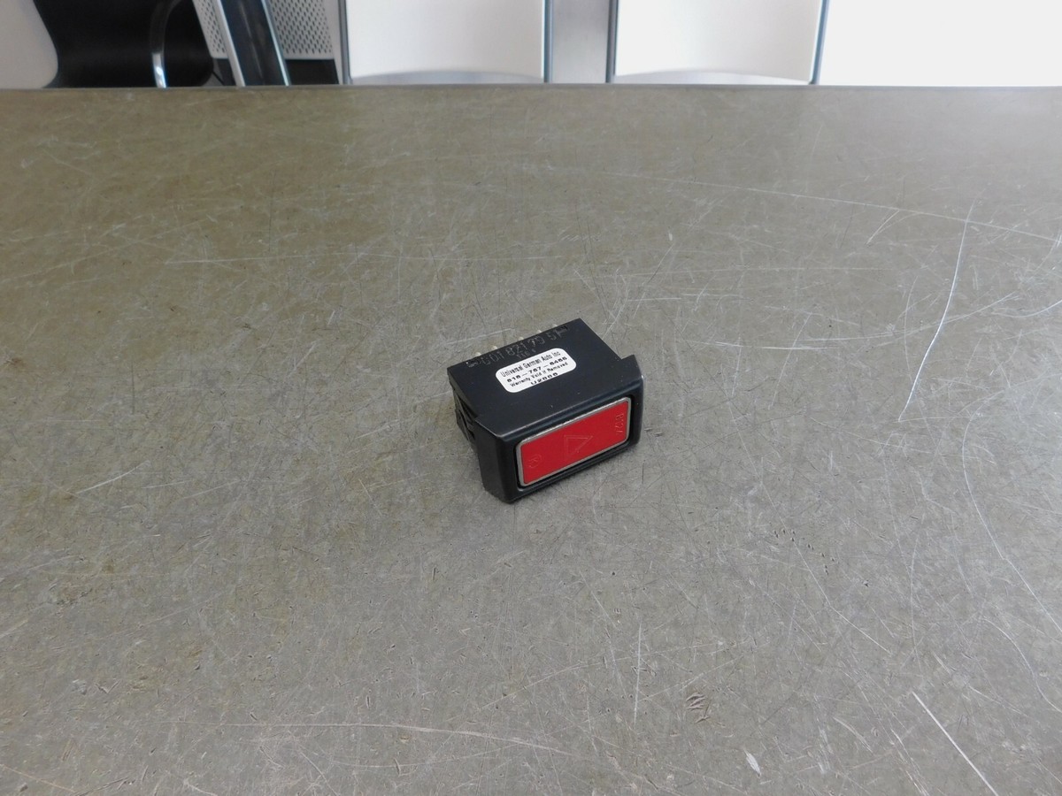 W108 W109 W114 W115 W116 R107 Hazard Relay Switch 0018217951
