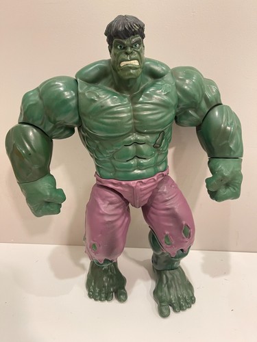 Disney Store Marvel Avengers Talking Incredible Hulk 15” Action Figure works fin
