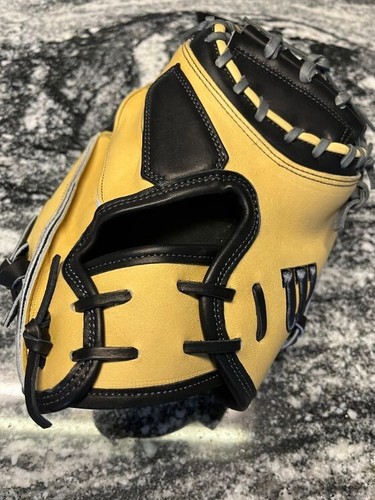 2024 WILSON A2K M23 PRO STOCK CATCHERS MITT 33.5" WBW101383335 RHT - $399.99 - Picture 11 of 14