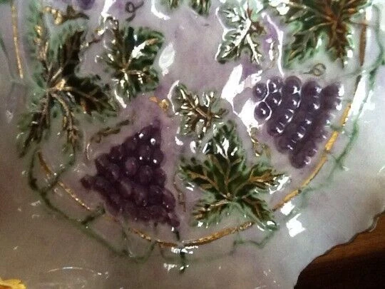 Набор из 2 майоликовых керамических вручную расписанных конфетных тарелок чаш виноградный дизайн золотой акцент - Изображение 3 из 4