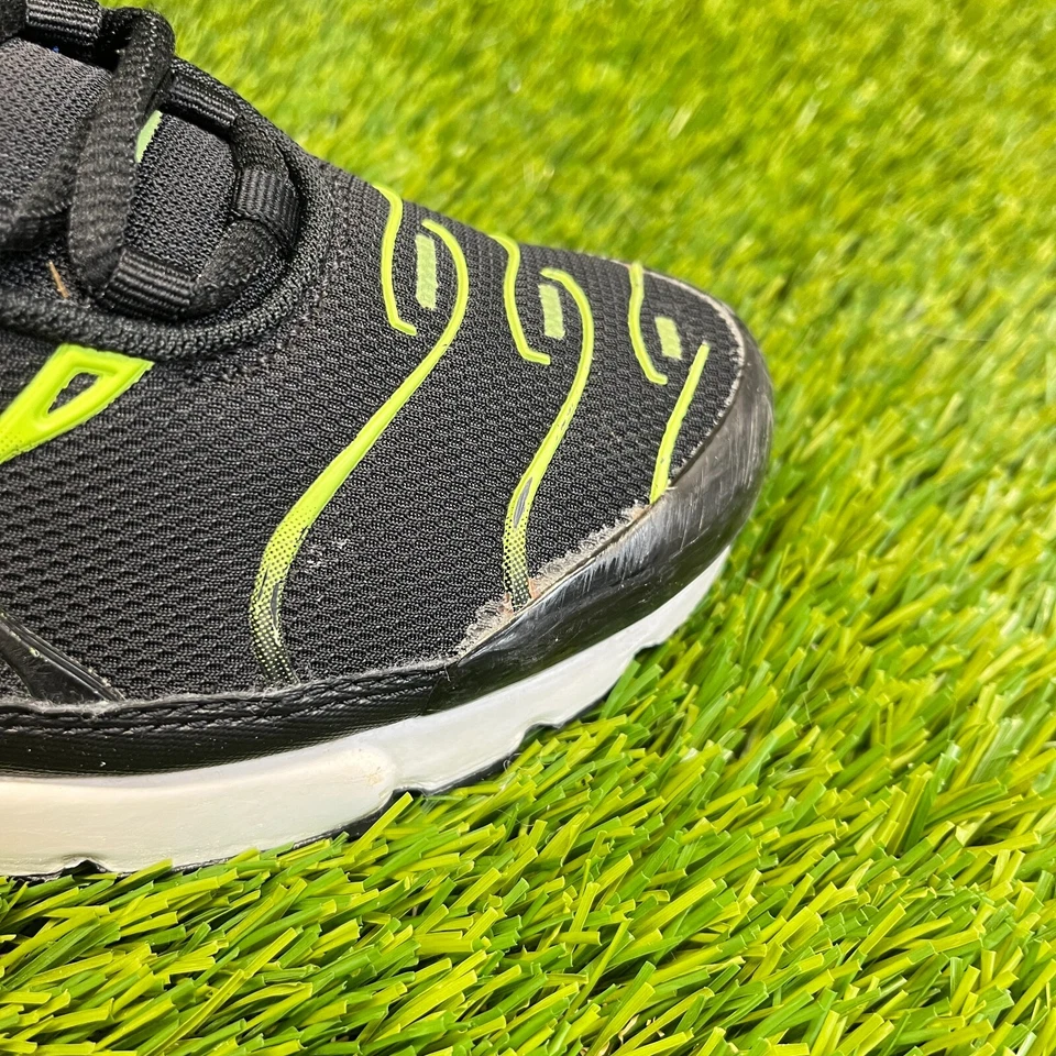 耐克 Air Max Plus 男孩 6.5Y 码黑色绿色运动跑步鞋运动鞋 — 第 2/4 张图片