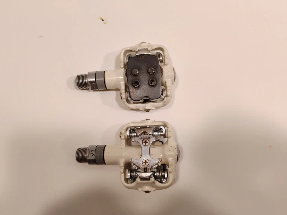 WELLGO WPD-800 PEDAIS DE BICICLETA SEM CLIPES LATERAIS DUPLOS COMPATÍVEIS COM SPD, EIXO 9/16 - Imagem 2 de 3