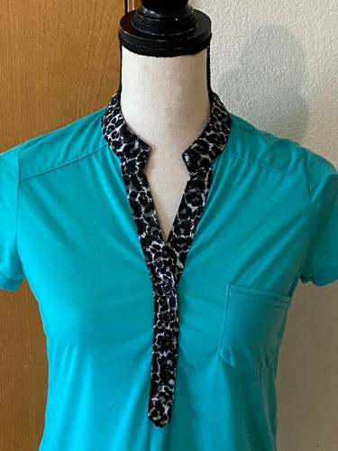 Rue 21 M Green Burn Out Light Knit Cap Sleeve Animal Print Trim Top B36 L26.5 - Picture 2 of 5