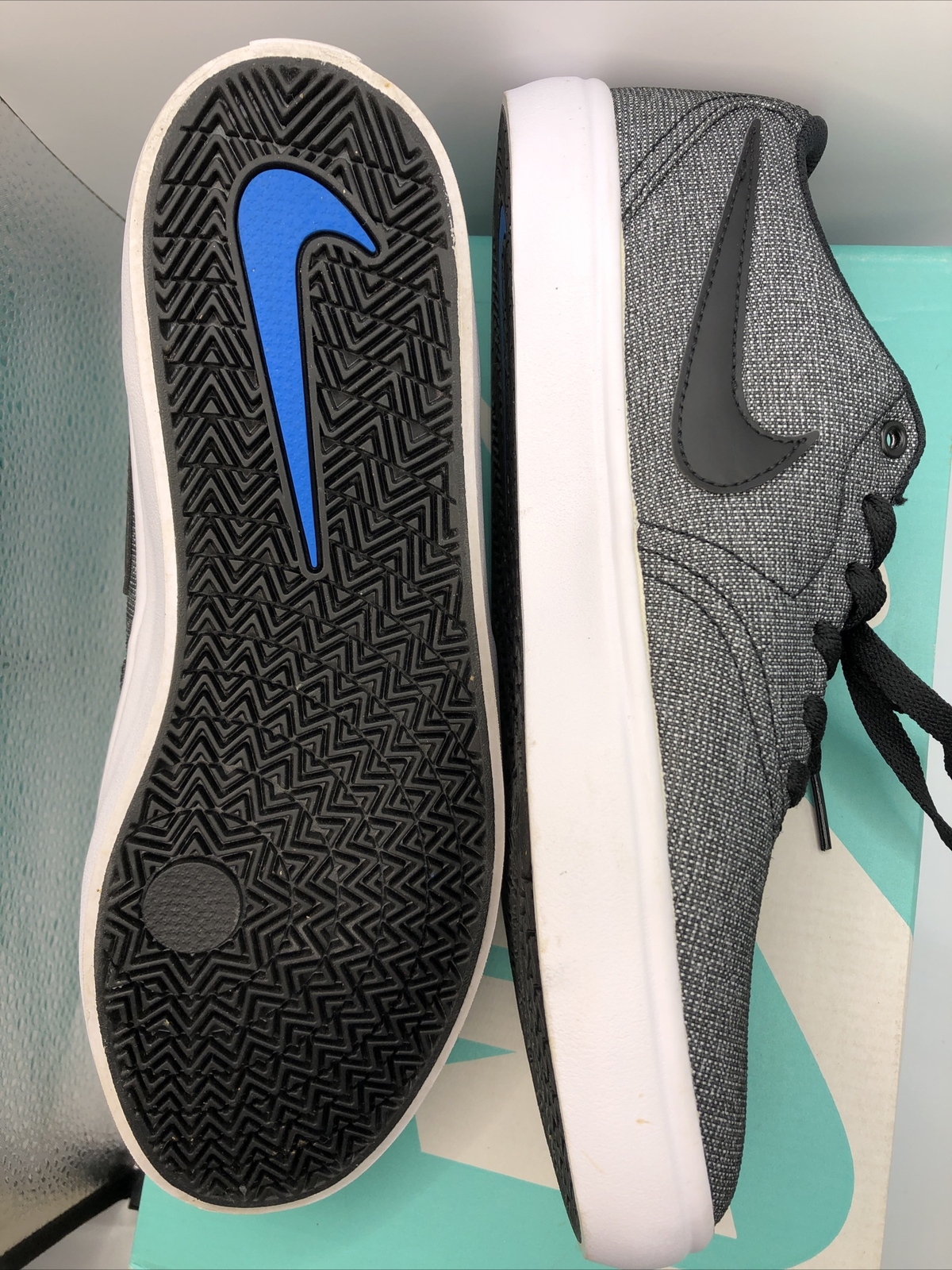 nike check solarsoft