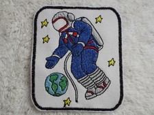 Astronaut SPACEMAN 3-3/4" Embroidery Iron-on Patch E34