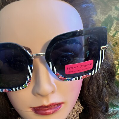 NWT Betsey Johnson Oversized SQUARED Sunglasses flowered  display picture 1