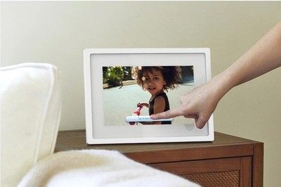 Skylight 10  Digital Picture Frame WiFi Enabled w/Load from Phone White Frame