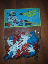 VINTAGE HING FAT Unbreakable Action Figures PLASTIC SPACEMEN Astronauts NEW MIP