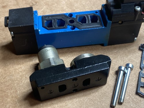 REXROTH 2518-1-9110-1 Solenoid Valve 24V DC Mounting Hardware & Gasket FAST SHIP - 第 5/8 張圖片