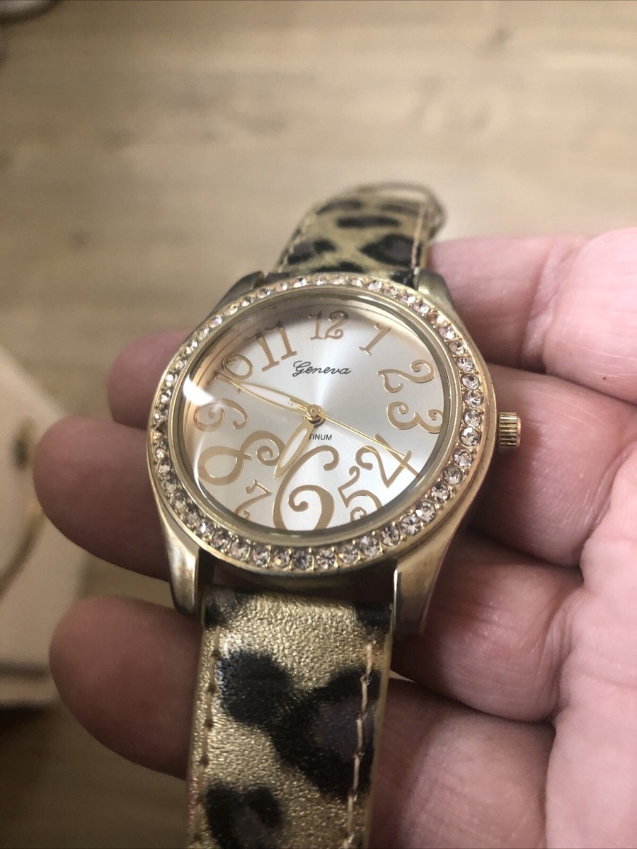 Unique Leopard Large Face Quartz Watch Leopard Print Animal Watch Big Face Easy to Read Numbers  main image 4