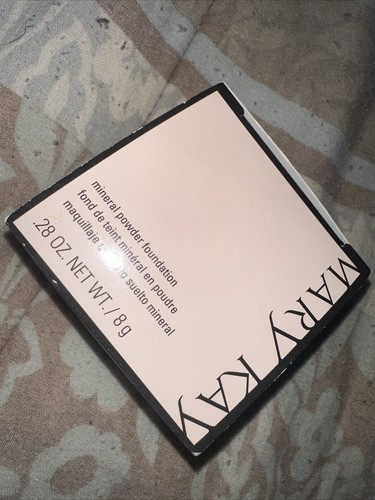 MARY KAY ~ Mineral Loose Powder Foundation ~ Bronze 4 ~ New in Box