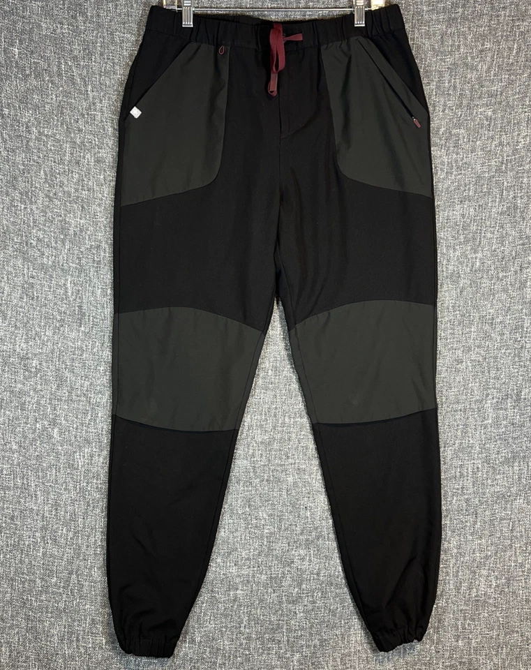 Pantalones de chándal negros bordados FIGS x Disney Mickey Mouse medianos para hombre Foto 2 de 4