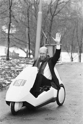 The New Electric Vehicle Sir Clive Sinclair his C5 Sir Clive - 1985 Old Photo 7