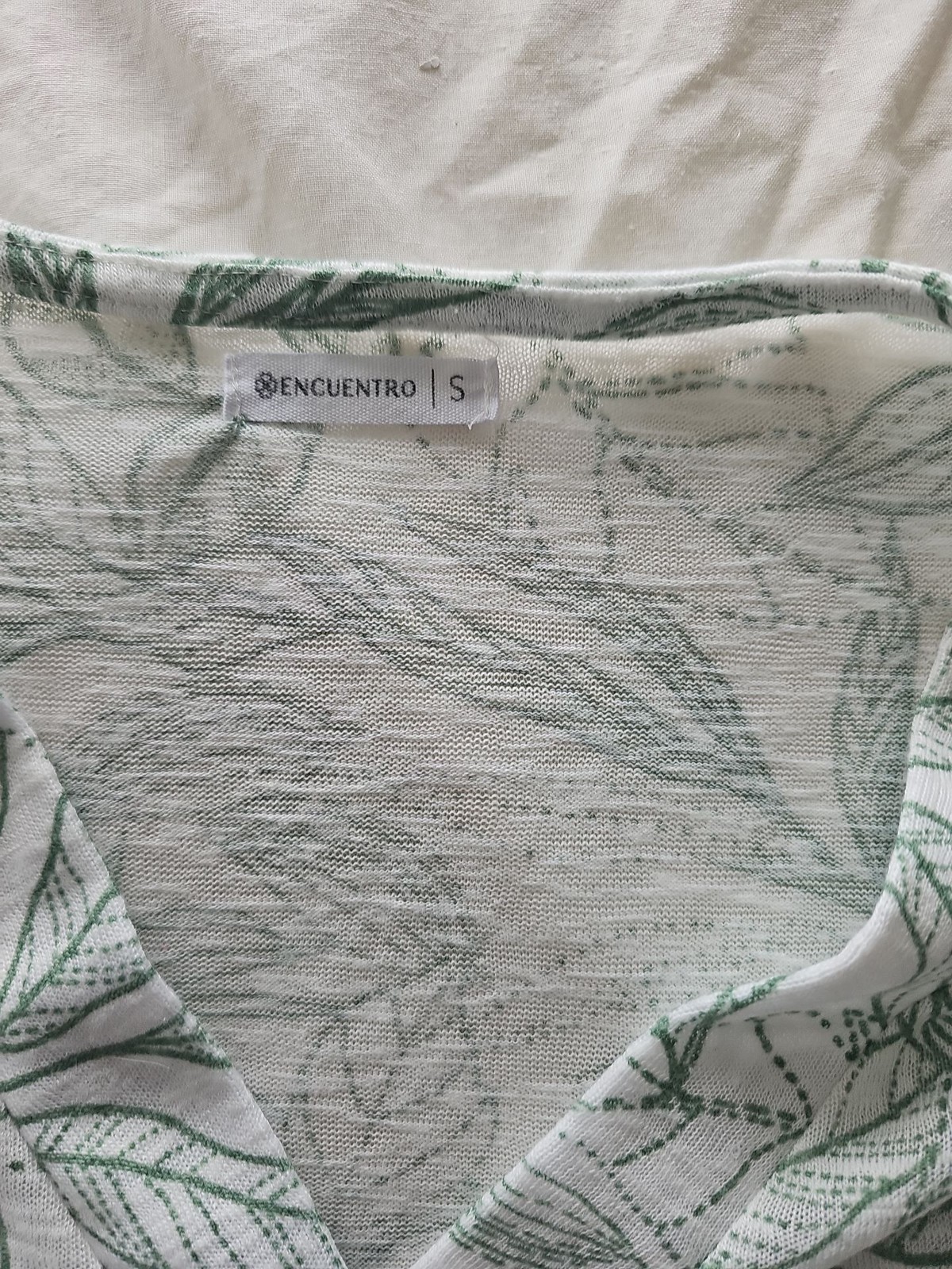 Encuentro Tropical Leaf Print V-Neck Slouchy Top D491 image 2