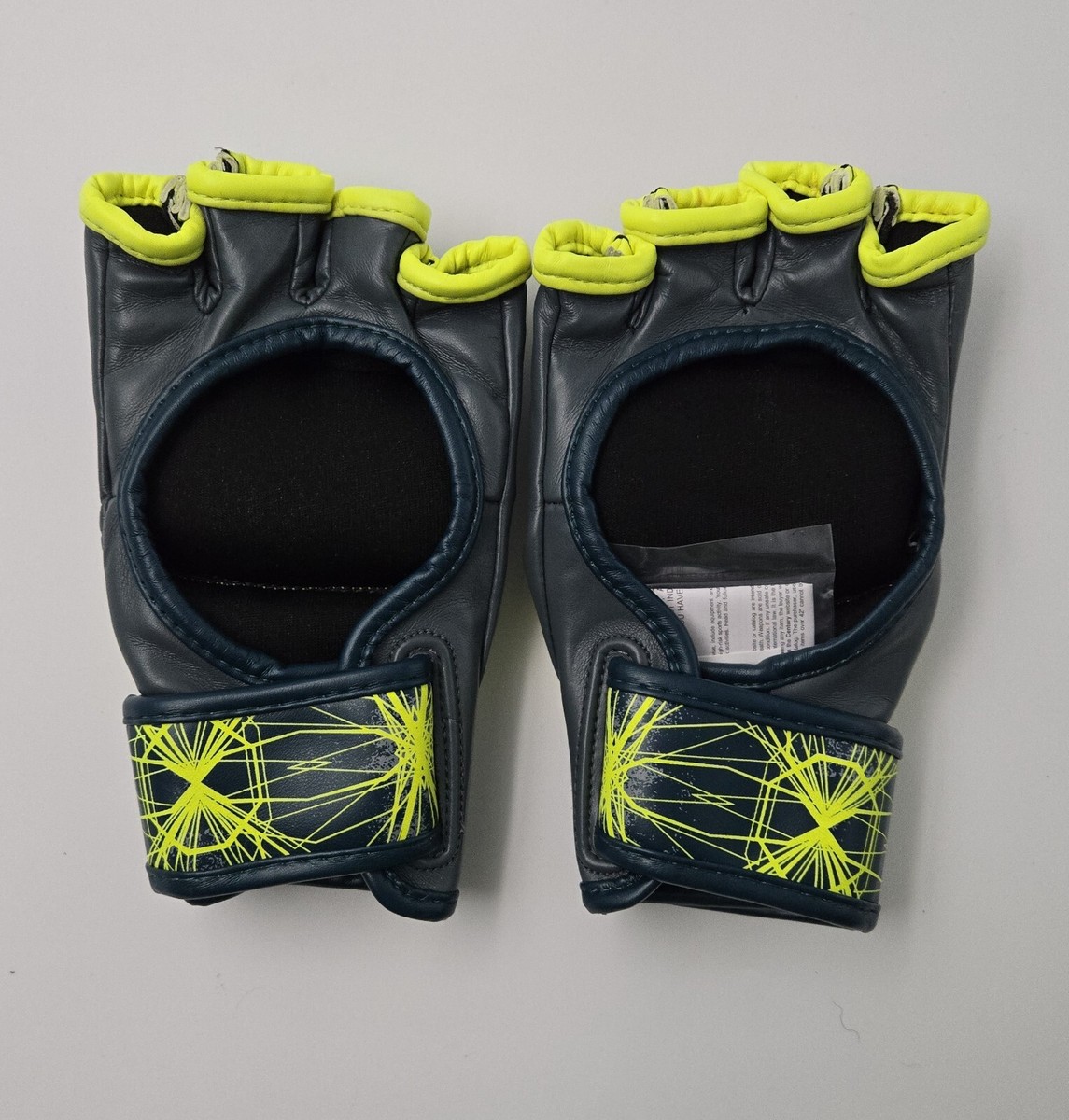 BELLATOR MMA グローブ 3色セット The Ultimate Fighter TUF 20 Gloves Unsigned MMA UFC Bellator