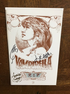 Vampirella Lives R.I.P. #1 SIGNED By QUESADA , Conner & Palmiotti Die-Cut Cover