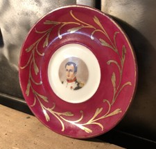 Soucoupe En Porcelaine Rose Et Dorures Décor Portrait De Napoléon Diam 14,7 Cm