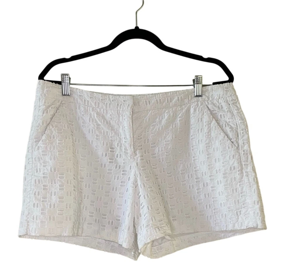 Pantalones cortos Vince Camuto blancos con ojales 100 % algodón forrados de 4 pulgadas para mujer talla 10 Foto 2 de 4