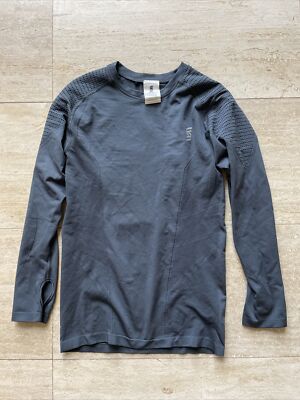 Second Skin Gray Long Sleeve Athletic Top Women s Size Large