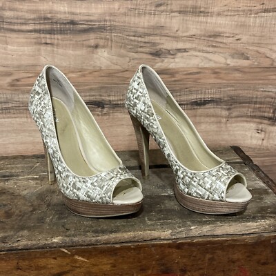 Women s Levity Platform Peep Toe Dress Pump Size 7.