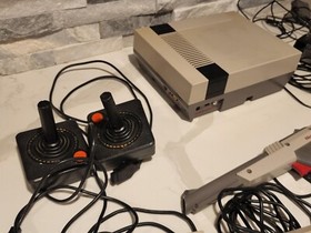 Nintendo NES Power Set Console N6166522 WITH GAMES