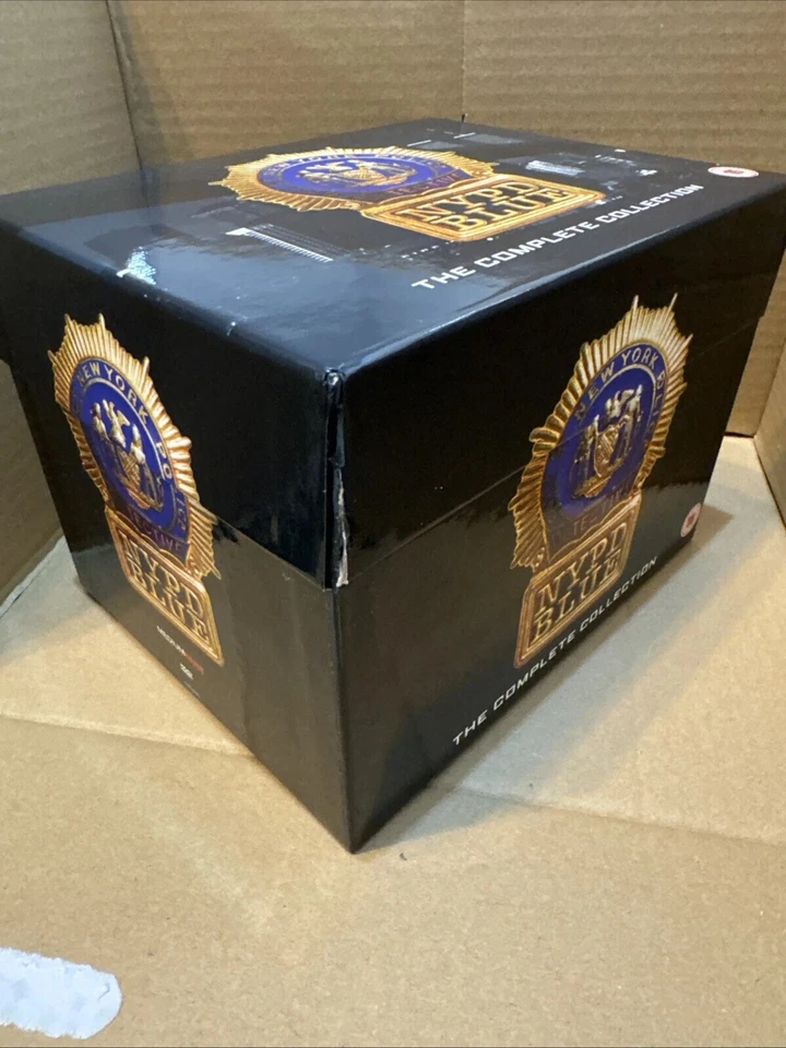 NYPD Blue: The Complete Series (DVD, 2018, 70-Disc Set)  - Image 4 of 4