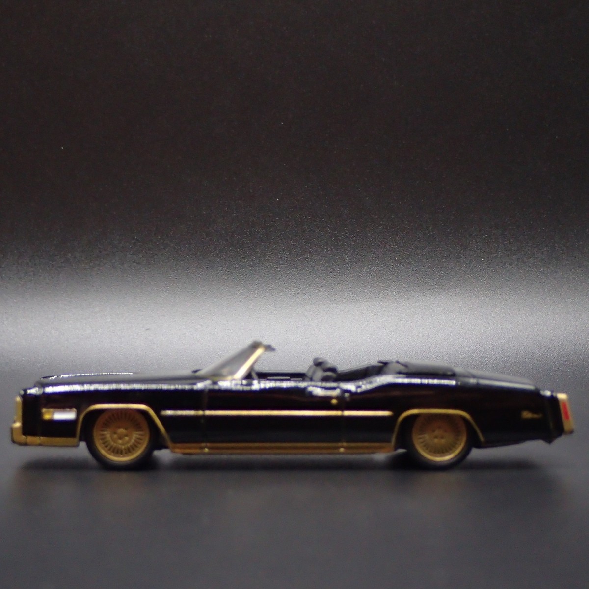 1956 Cadillac Eldorado　ローライダー　ミニカー ATLANTIS TOY & HOBBY INC. 1/32 1956 Cadillac Eldorado
