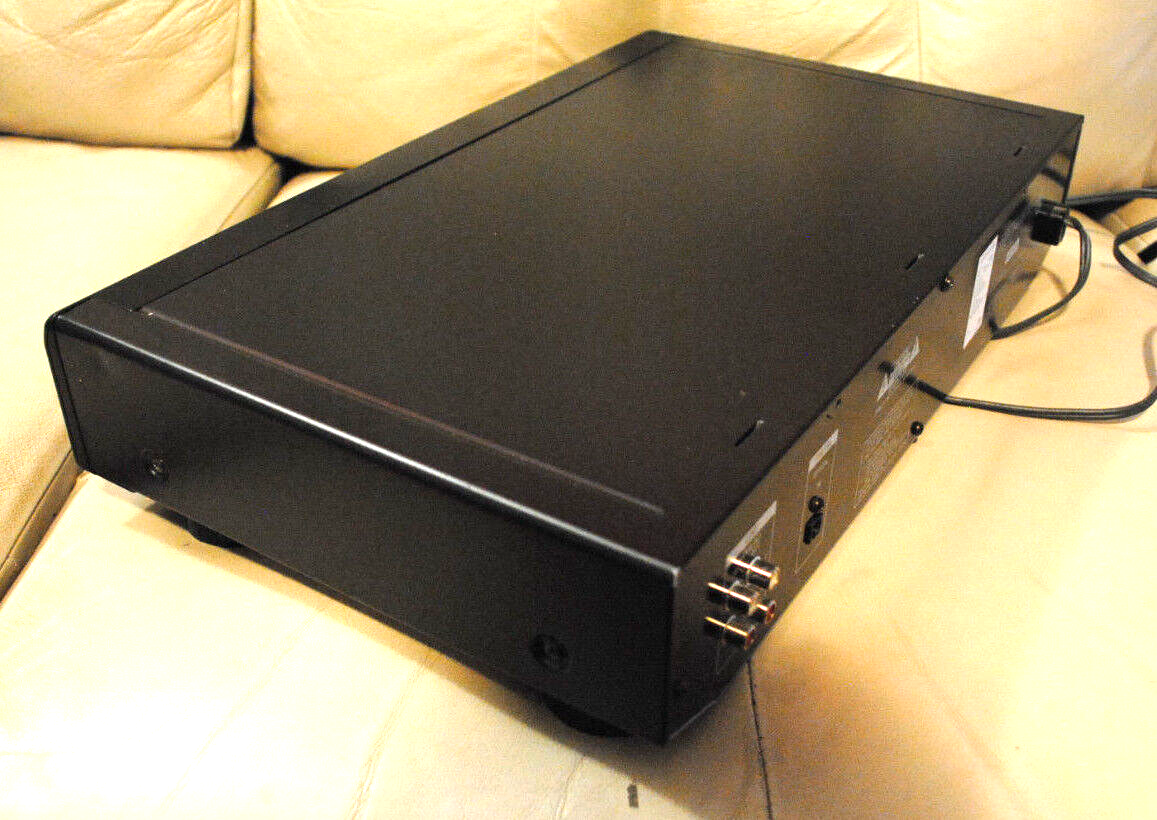 SONY MDS-JE320 HOME RECORDING MINI DISC DECK AND SONY MZ-E40