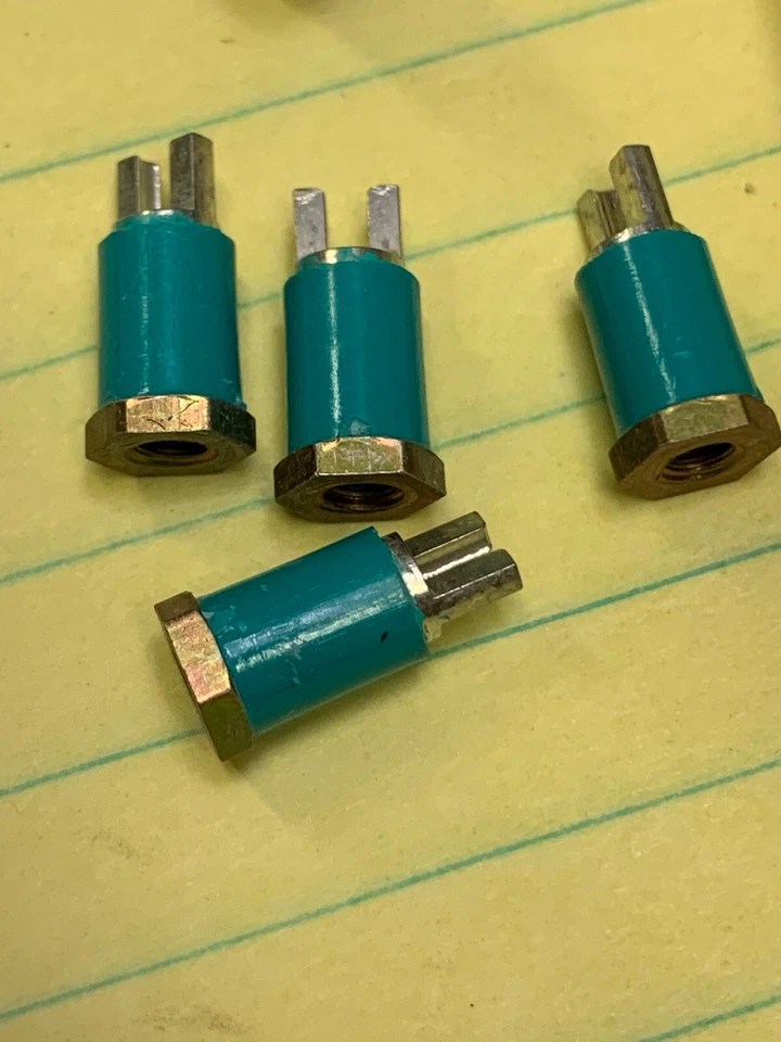 Bifurcated Solder Terminal Useco 756a Bag/25 pcs Point To Point Wiring 6-32 A280 - Image 4 of 4