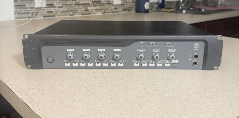 Digidesign 003 Rack - 4 mic input -8 output monitor - midi - Image 2 of 4
