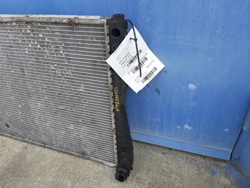 Radiador Convertible M54 265S5 Motor Se Adapta 01-06 BMW 325i Foto 4 de 4
