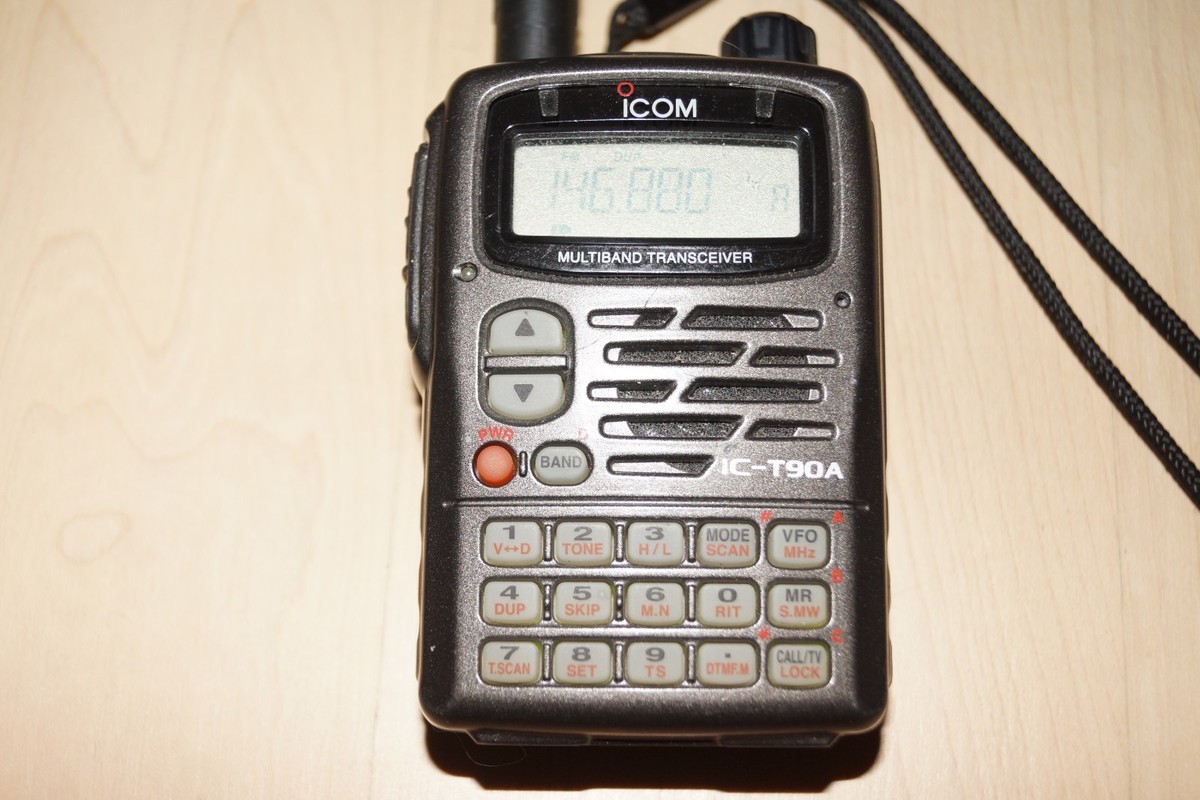 ◆ICOM MULTIBAND TRANSCEIVER　IC-T90【02】◆ Icom IC-T90A Triband HT, Icom T90A