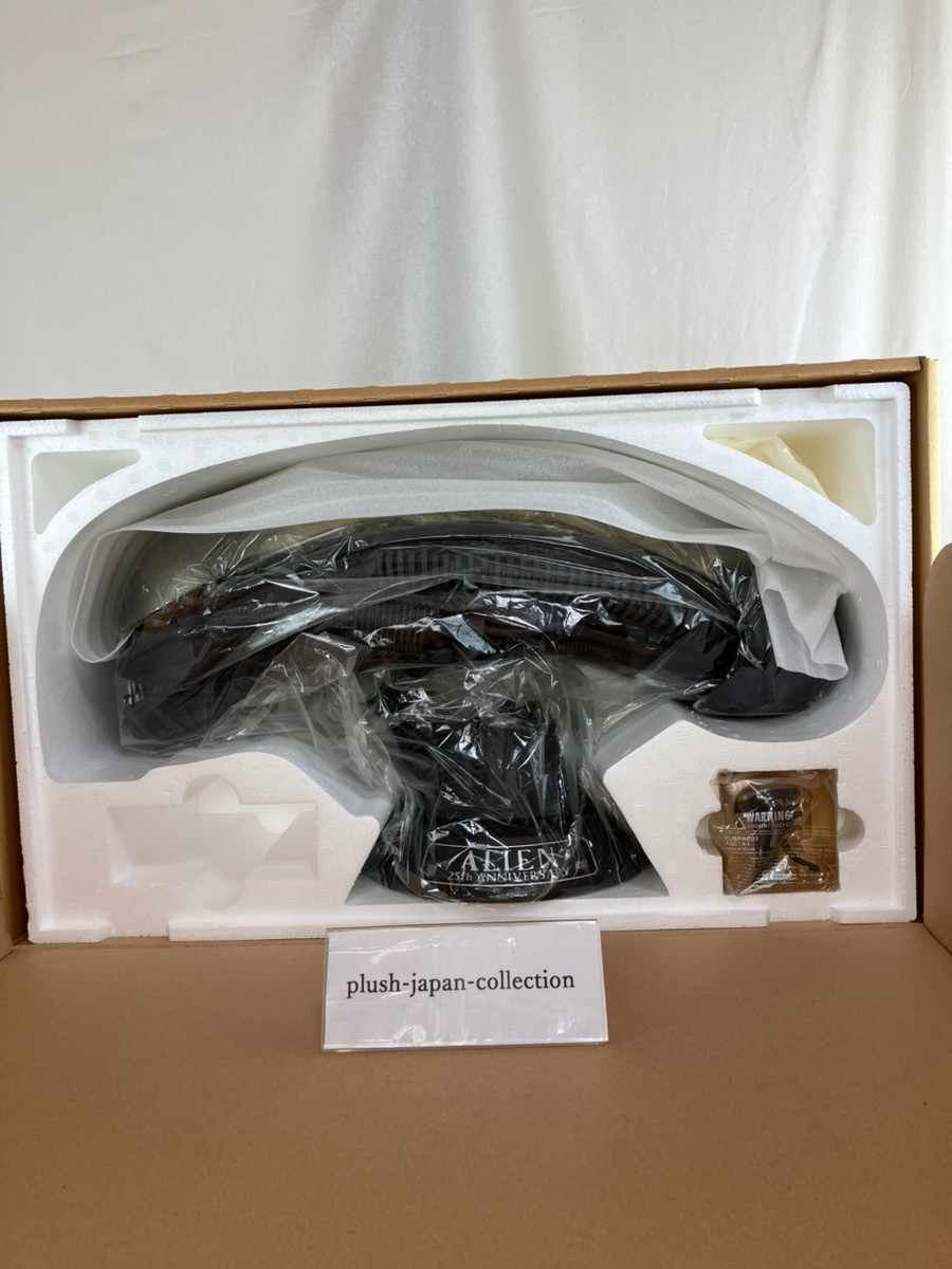ALIEN 25th Anniversary Alien Head and Kubrick Figure No DVD