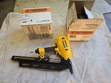DeWalt D51844 Pneumatic Framing Nail Gun - Full Round Head - Working Great