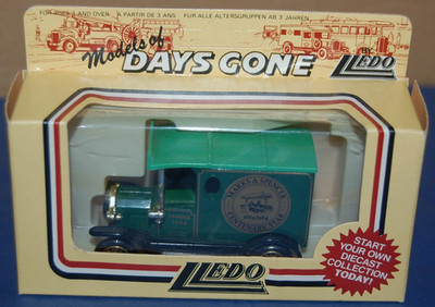 Lledo - Days Gone - Model T Ford Van - Marks and Spencer Centenary Year - 1884