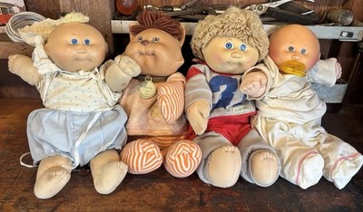 Cabbage Patch Kids Doll Lot Vintage 1982 Coleco Koosas Original Clothes CPK Toy