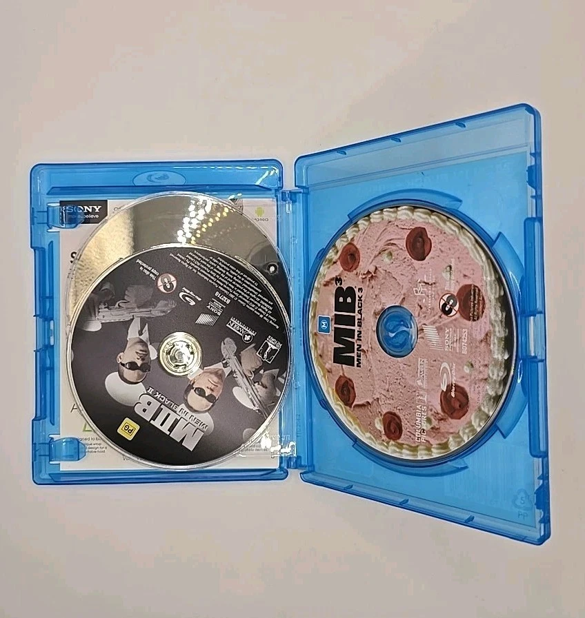 Men In Black 1 2 3 Trilogy Blu-ray Will Smith Tommy Lee Jones - Region Free - image 4 of 4