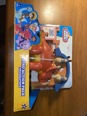 Dino Ranch Triceratops Dino Action Pack Fence Barn Dinosaur NEW