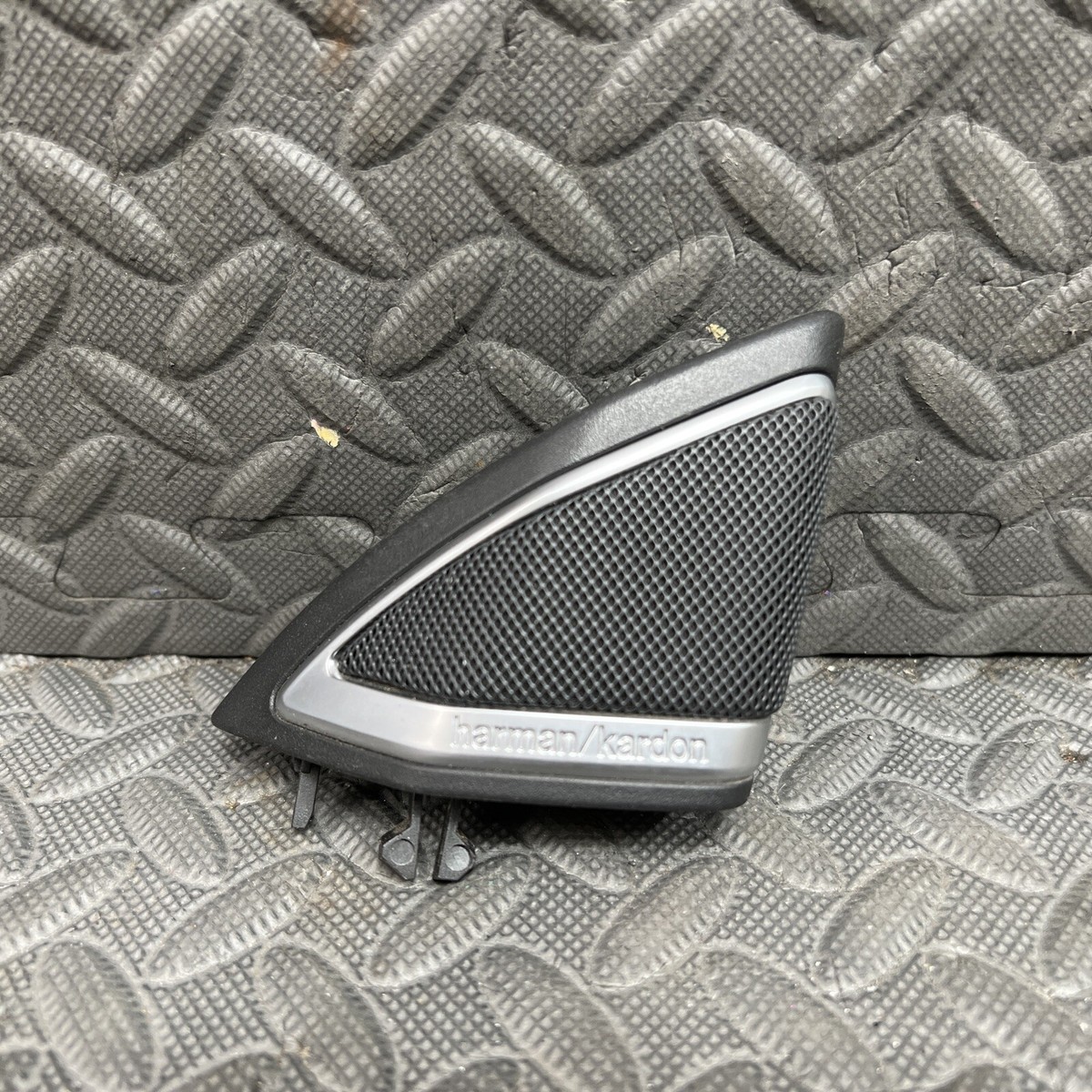 💥OEM 2012-2018 MERCEDES CLS RIGHT DOOR TWEETER SPEAKER HARMAN