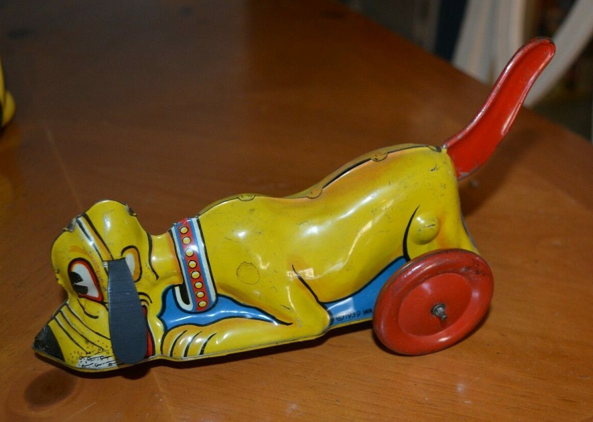 DISNEY PLUTO COLLECTION OF 2 RARE ANTIQUE VINTAGE TOY FIGURES + 2