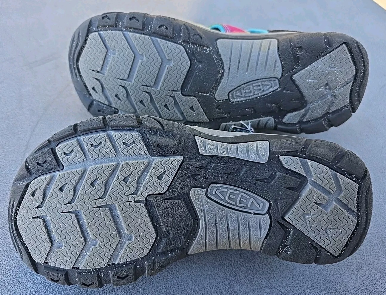 Sandali Keen bambini taglia 3 Newport H2 scarpe da acqua arcobaleno tie dye outdoor ottime condizioni