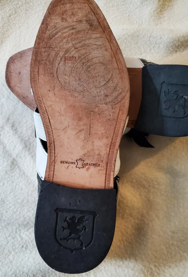 Sandalias de cuero Stacy Adams para hombre blancas y negras con estampado de cocodrilo talla 13 pescador Foto 4 de 4