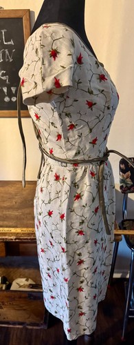 1950s Women's Vintage Wiggle Rose Dress - Picture 4 of 7
