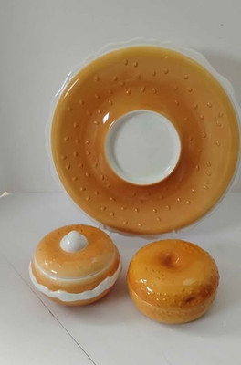 1995 Boston Warehouse Bagel Theme Serving Dish and Cream Cheese Serving Bowls