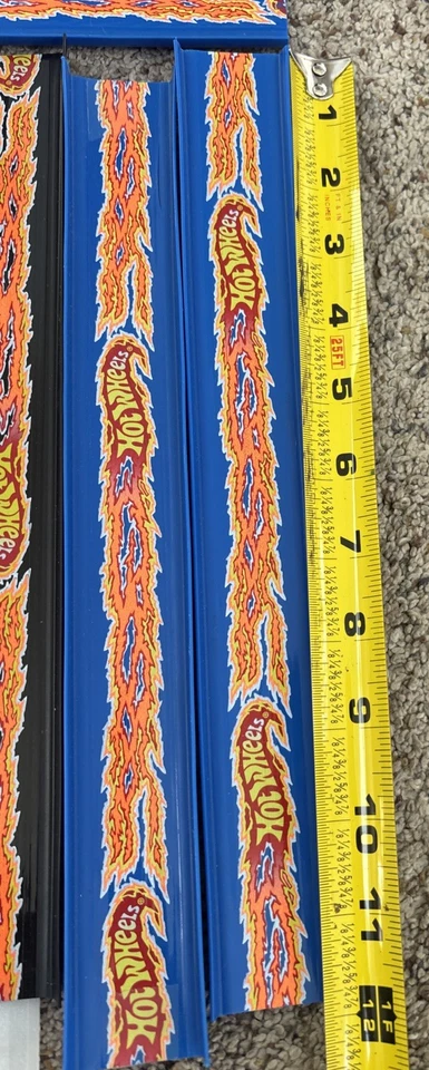 Vintage Mattel Hot Wheels 24 Straight Flame Track Pieces, 12”, 20” &1-24” - Image 4 of 4