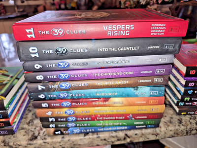 39 Clues Chapter Books 1-11 Hardcover Complete Set Some Cards  EUC