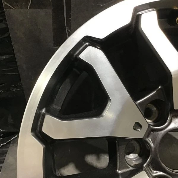 Llanta Ford F150 Raptor 95353 2021-2022 17x8,5" carbón mecanizada ML3V1007AA Foto 2 de 4