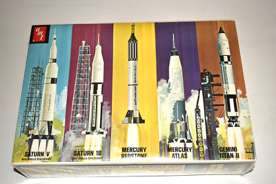 AMT Man In Space Saturn V Rocket and Apollo Spacecraft 5 NASA Rockets 1/200-2014